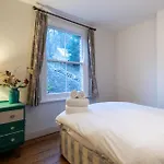 Graceful Period In Apartamento