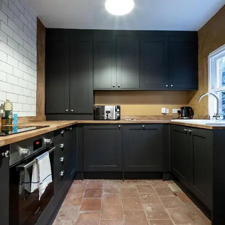 Graceful Period In Apartmán Bristol