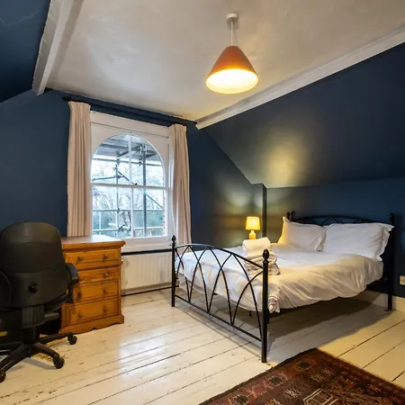 Graceful Period In * Bristol
