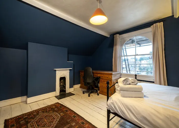 度假居 Graceful Period In *